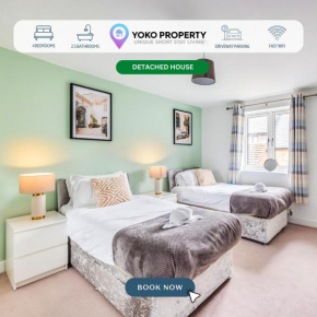 Detached 4 Bedroom 2 Bathroom House - Driveway Parking, Fast WiFi and Smart TV by Yoko Property